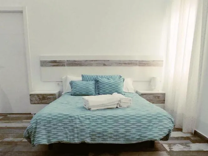 Modernos En Ciudad Jardin קורדובה